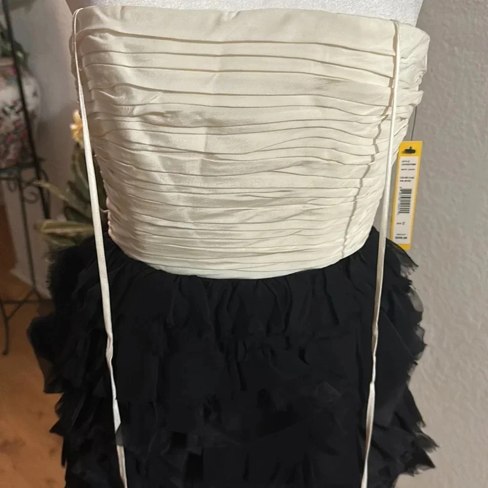 Alice + Olivia white black bubble Dress size 2 - Picture 4 of 11